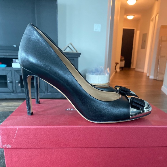 Ferragamo Nina High Heels Size 9 - Picture 2 of 8